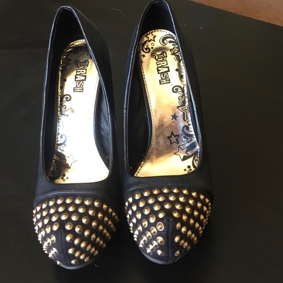 Shoes - Picture 2 of 2